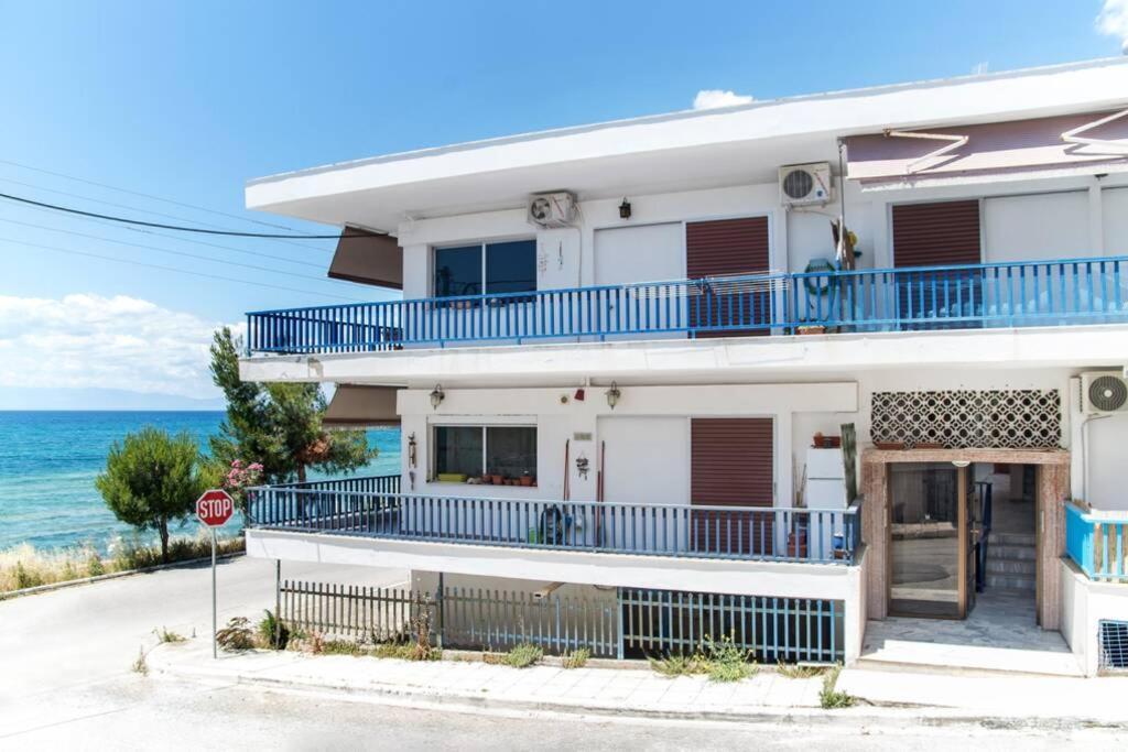 Seafront 2 Bedrooms Apartment Néa Irákleia Eksteriør billede