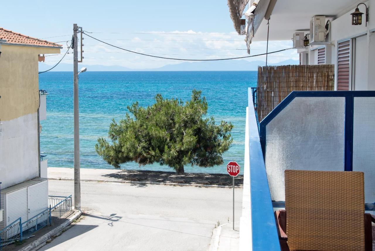 Seafront 2 Bedrooms Apartment Néa Irákleia Eksteriør billede